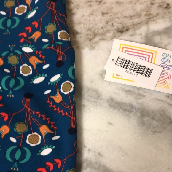 NWT Small Lularoe floral Cassie pencil skirt - Picture 3 of 8